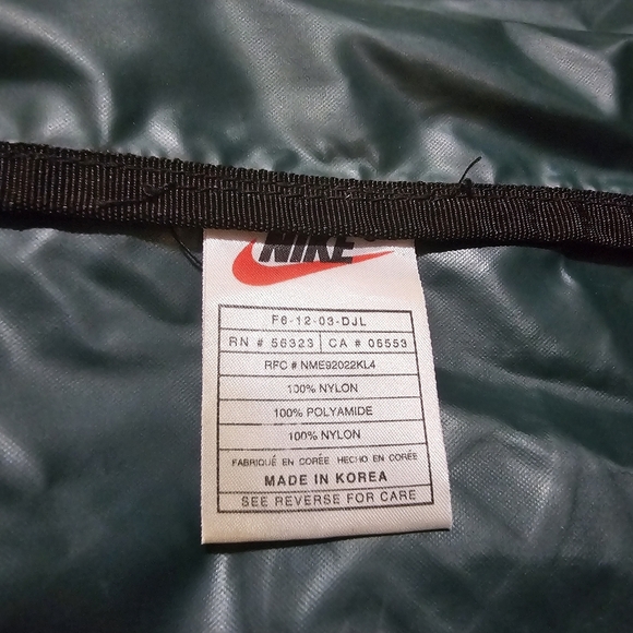 Vintage 90's Nike Duffle Bag - Picture 7 of 7